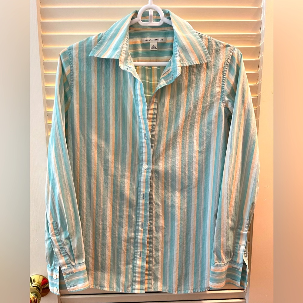 Banana Republic tailored long sleeve striped shirt